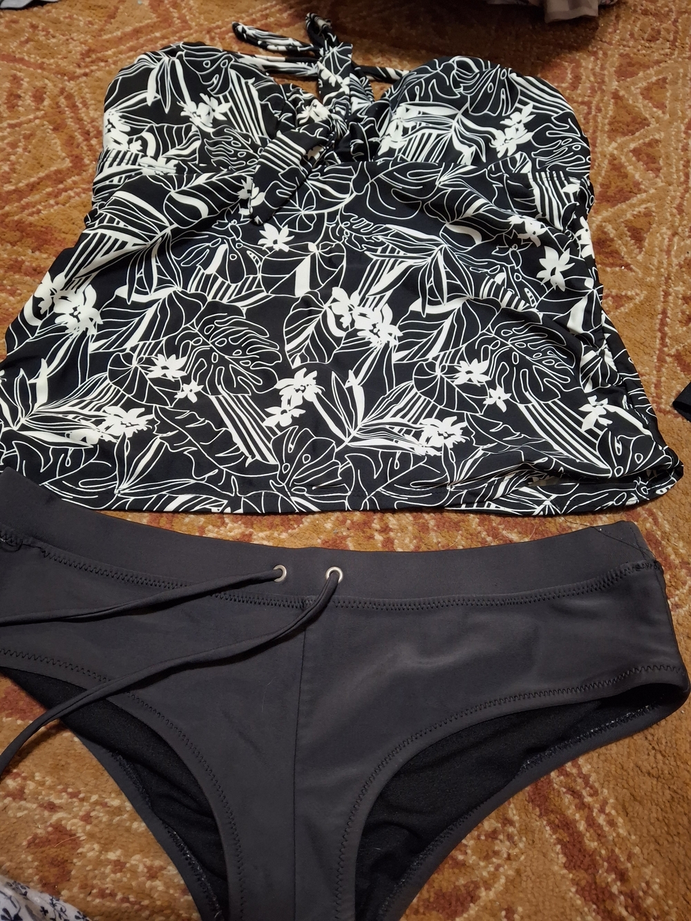 SW118 — Black White Tropical Floral Tankini Two Piece Swimsuit
